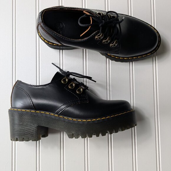 Dr.Martens Leona Lo Vintage Smooth Leather Lug Sole Platform Heeled Shoe Black 5 - Picture 1 of 7